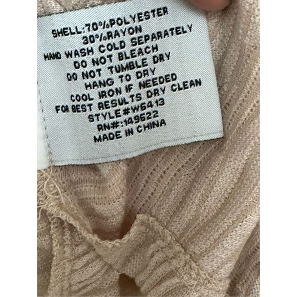 WALTER BAKER  Cherished Textured Blouse - Picture 9 of 9